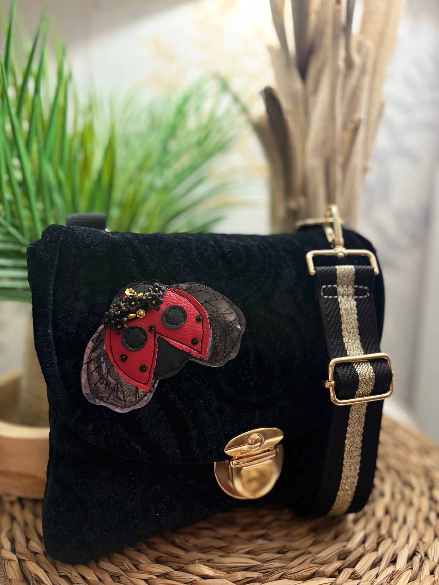 Sac coccinelle perlée